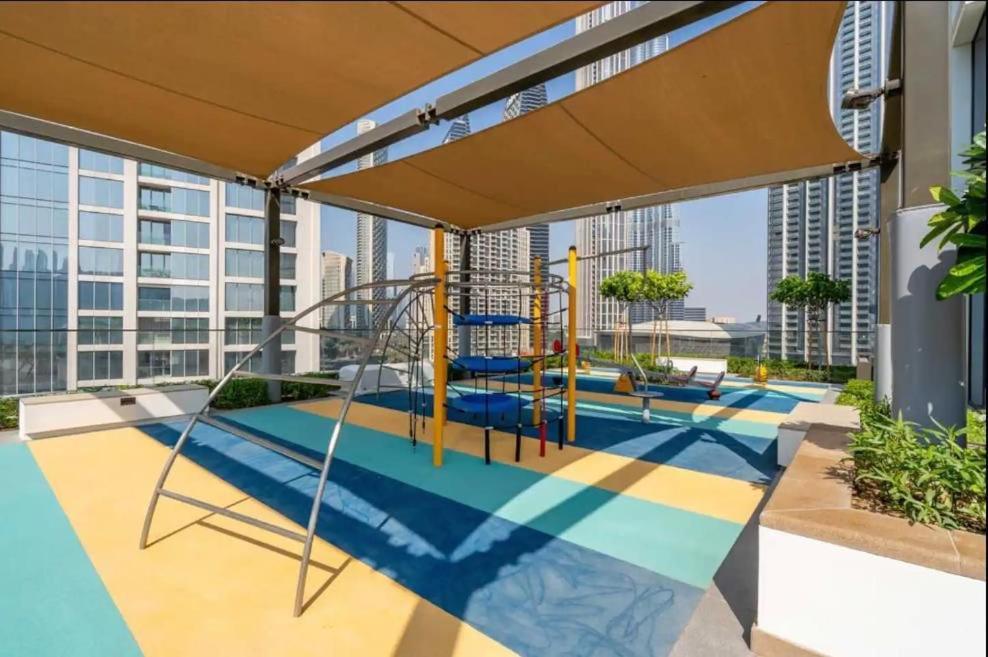 Luxury 4-bed Escape In Downtown That Sleeps 9 Dubai