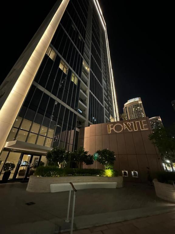 Luxury 4-bed Escape In Downtown That Sleeps 9