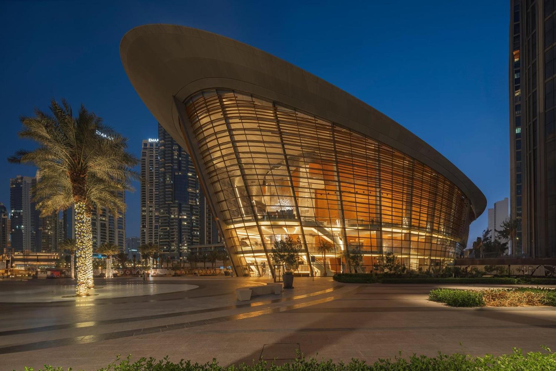 Luxury 4-bed Escape In Downtown That Sleeps 9 Dubai