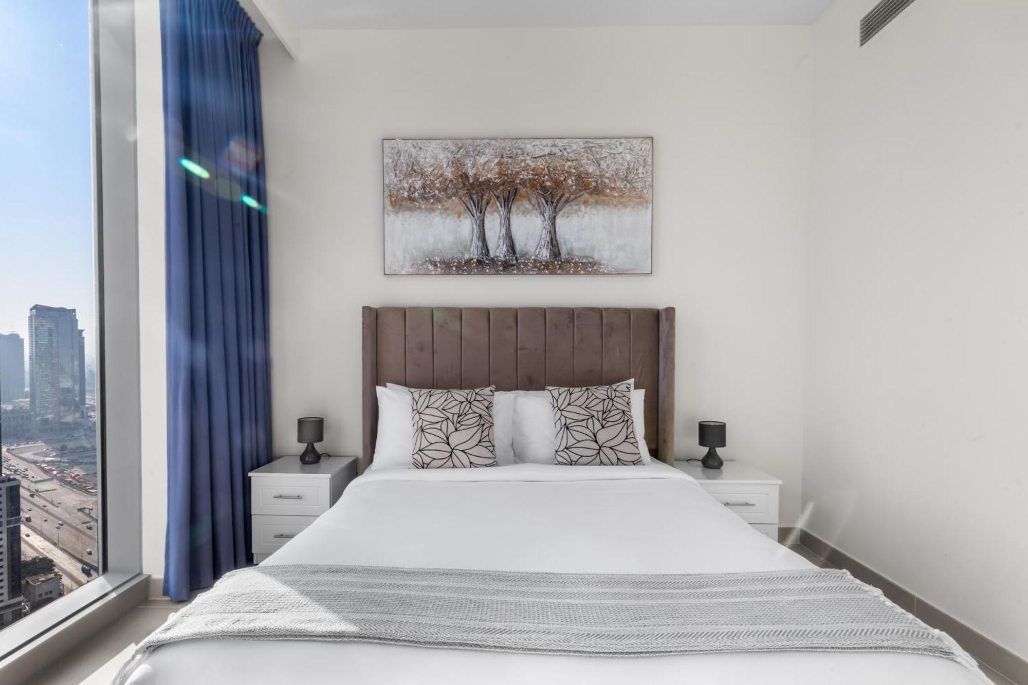 Luxury 4-bed Escape In Downtown That Sleeps 9 *