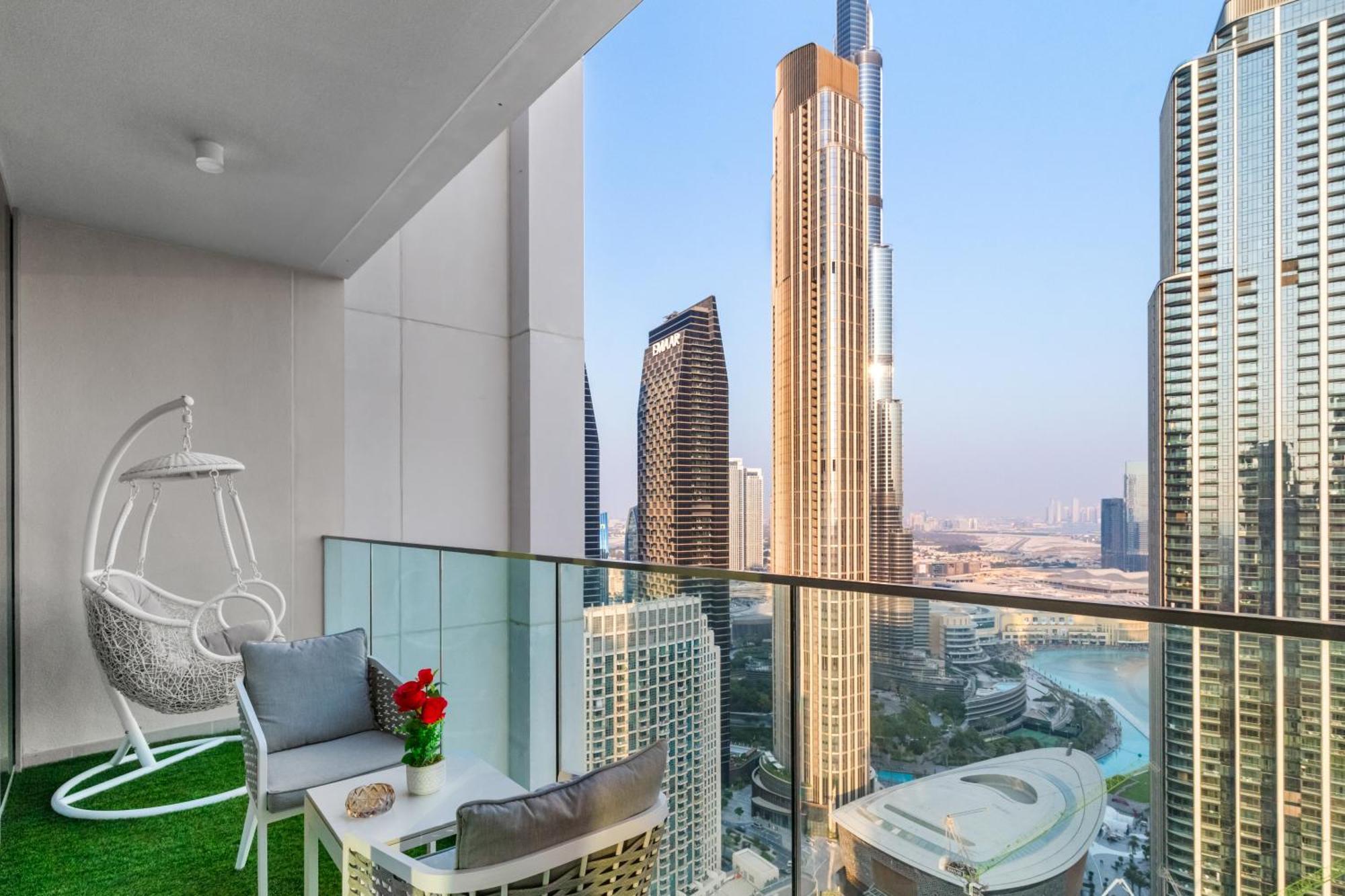 Apartment Luxury 4-bed Escape In Downtown That Sleeps 9