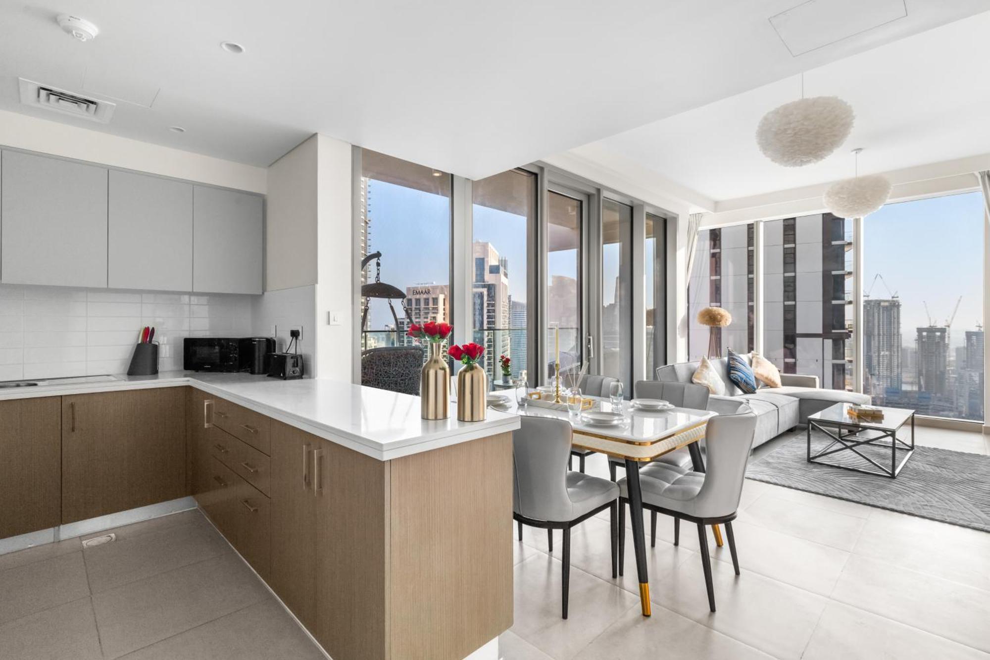 Luxury 4-bed Escape In Downtown That Sleeps 9 * Dubai