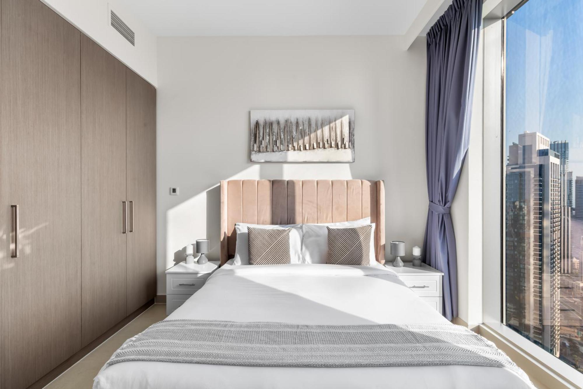 Luxury 4-bed Escape In Downtown That Sleeps 9 Apartment
