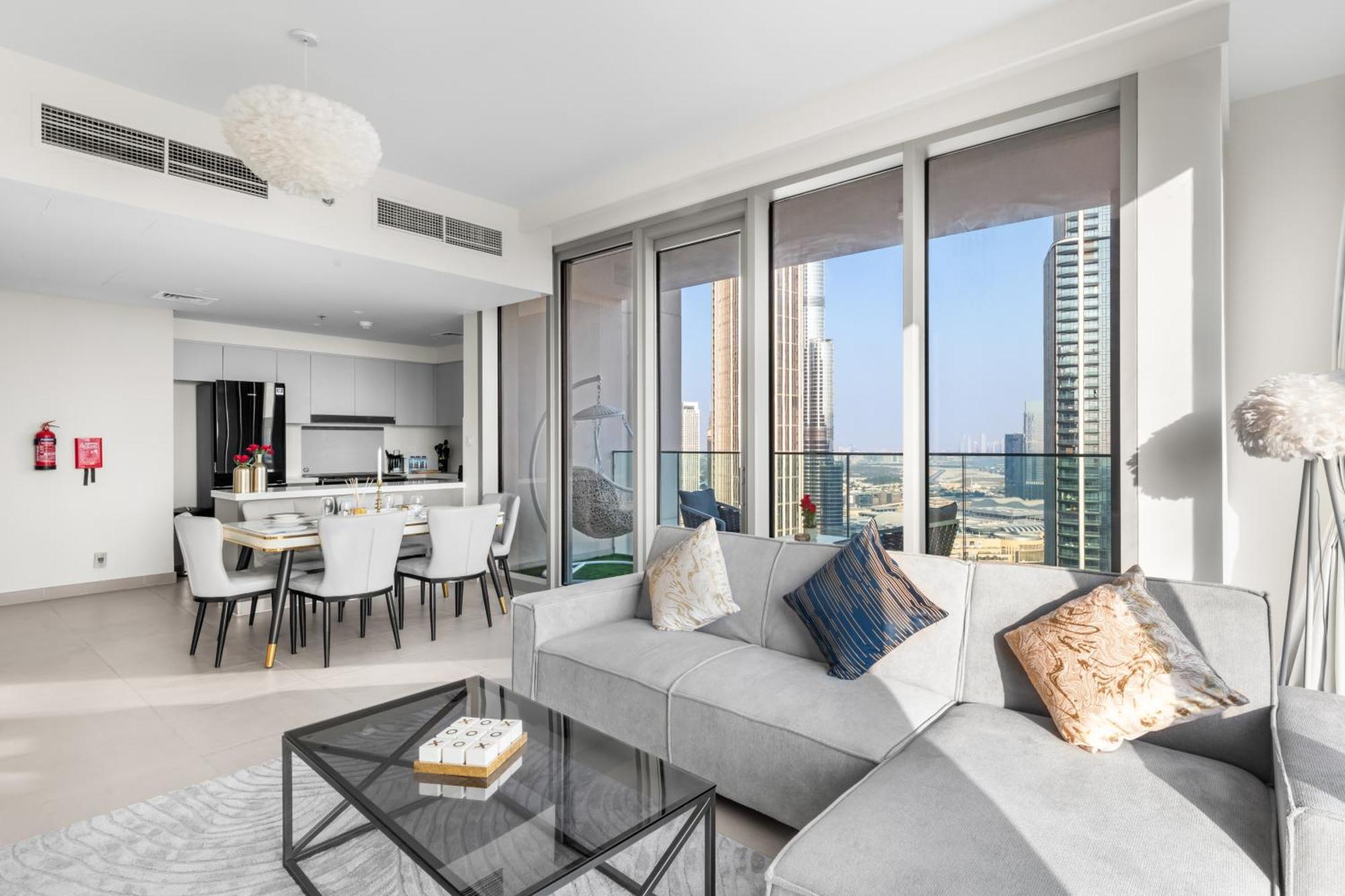 Luxury 4-bed Escape In Downtown That Sleeps 9 Dubai