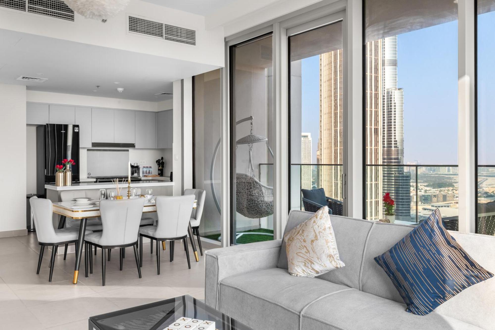 Luxury 4-bed Escape In Downtown That Sleeps 9