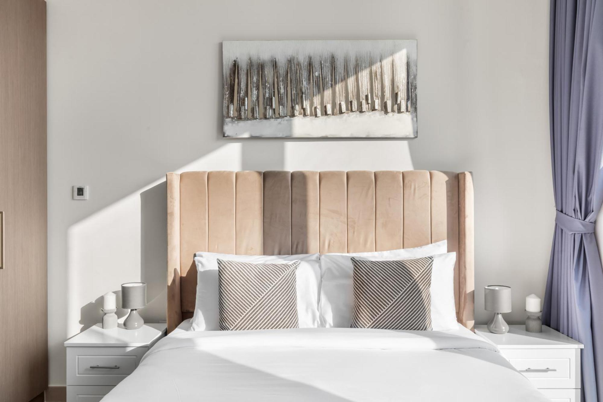Luxury 4-bed Escape In Downtown That Sleeps 9 Apartment *