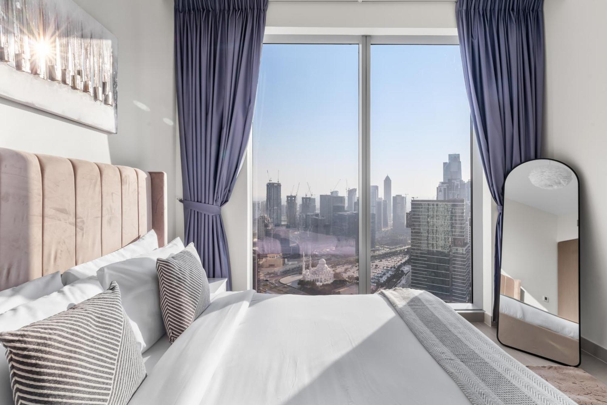 Luxury 4-bed Escape In Downtown That Sleeps 9 Apartment Dubai
