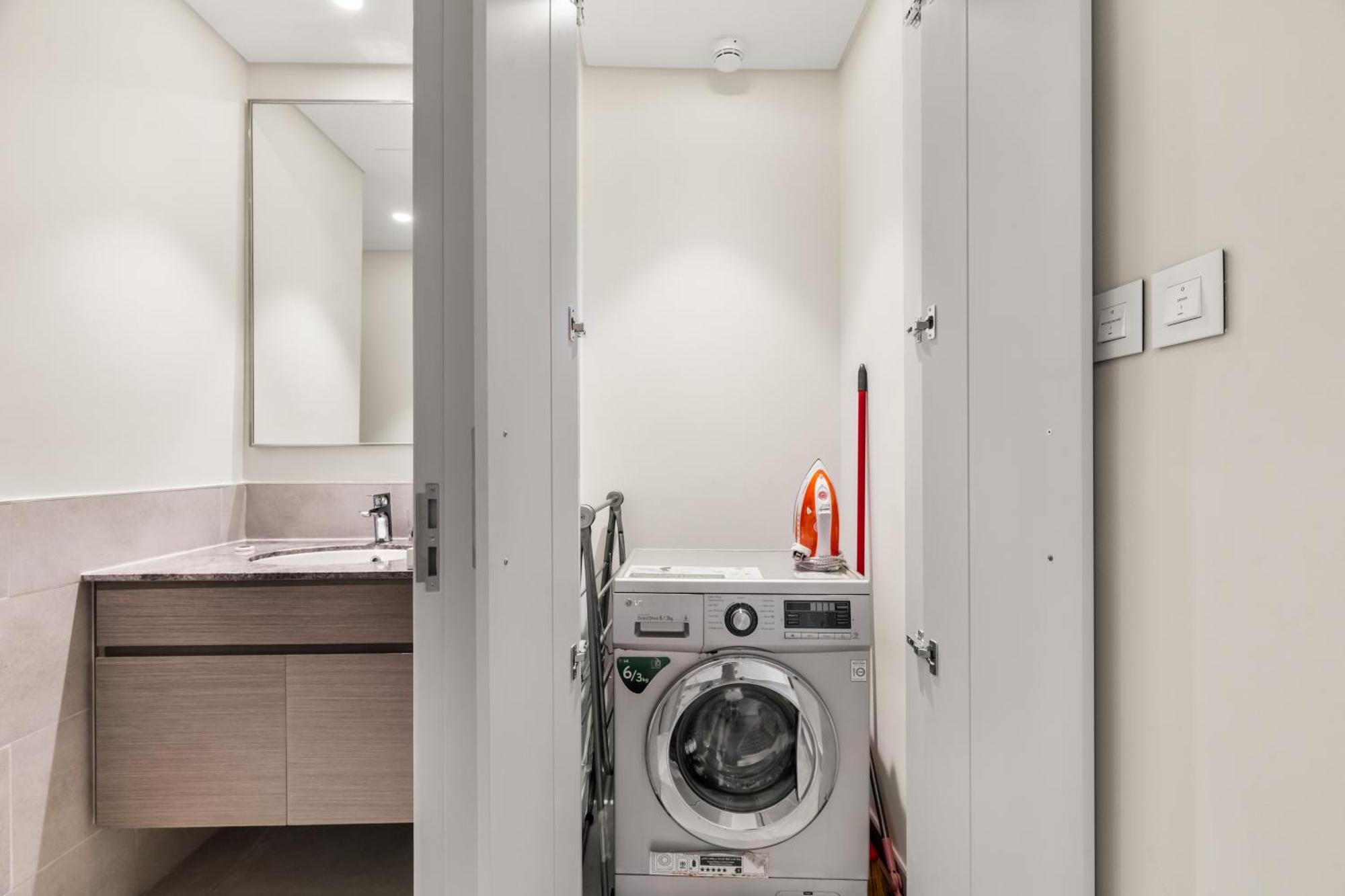 Apartment Luxury 4-bed Escape In Downtown That Sleeps 9 Dubai
