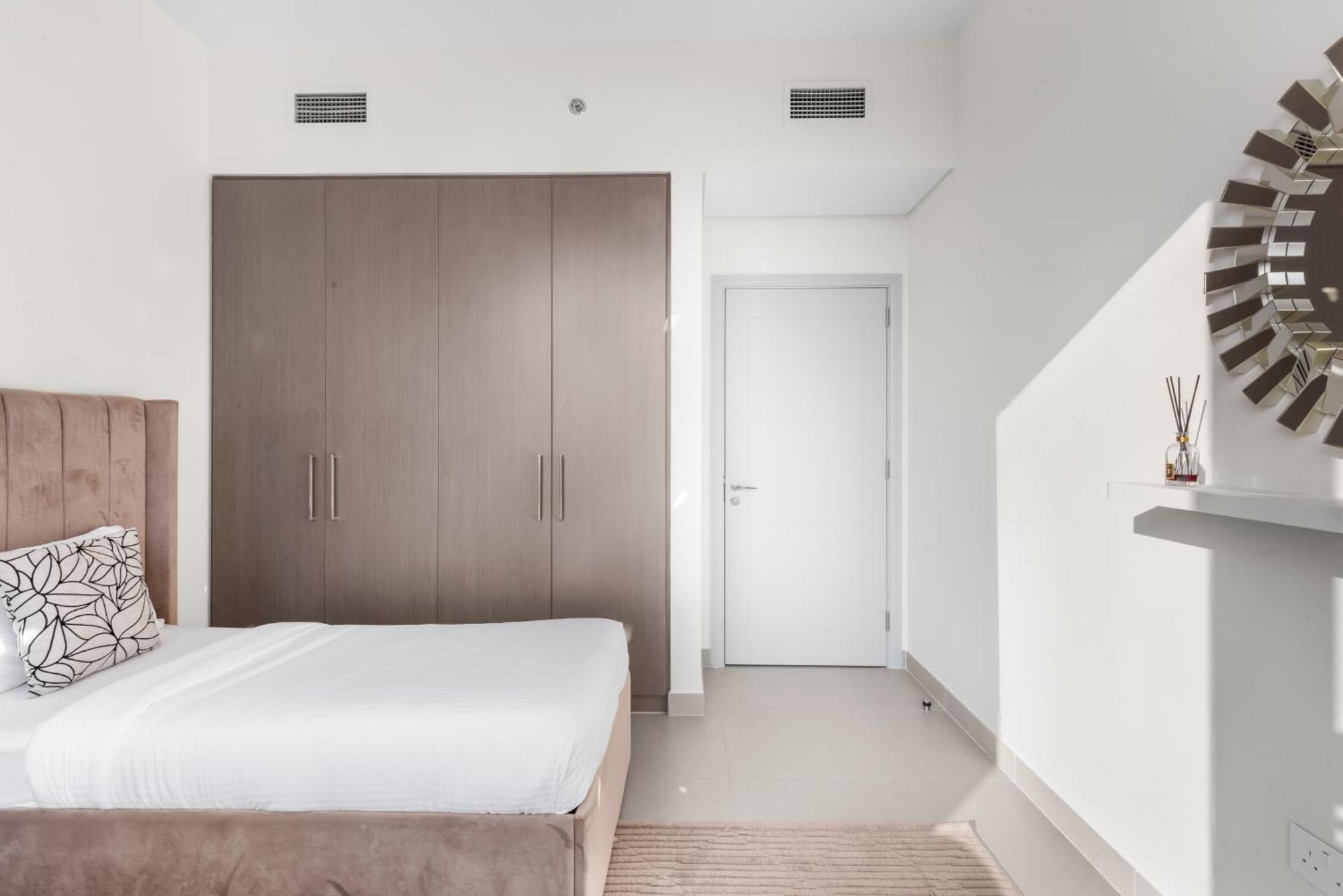 Luxury 4-bed Escape In Downtown That Sleeps 9 Dubai