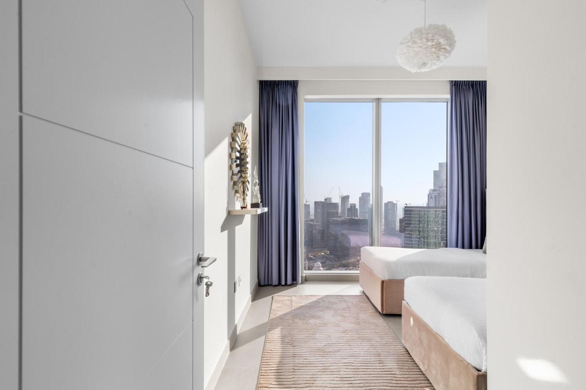 Luxury 4-bed Escape In Downtown That Sleeps 9 Apartment *
