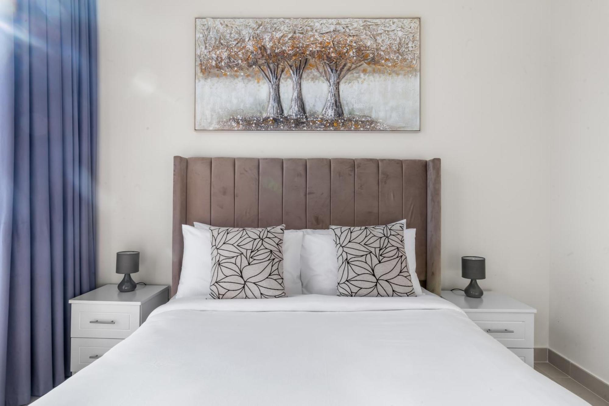 Luxury 4-bed Escape In Downtown That Sleeps 9