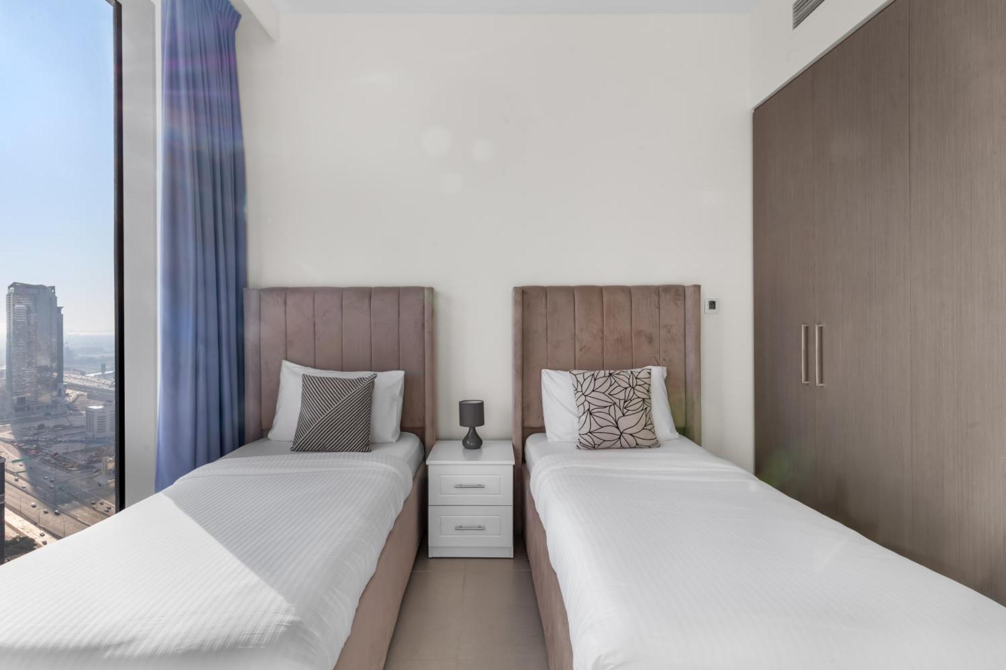 Luxury 4-bed Escape In Downtown That Sleeps 9 Apartment Dubai