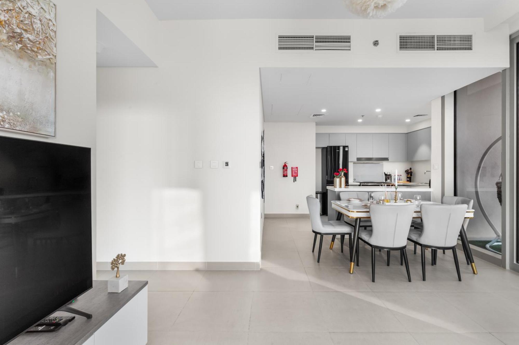Luxury 4-bed Escape In Downtown That Sleeps 9 Apartment