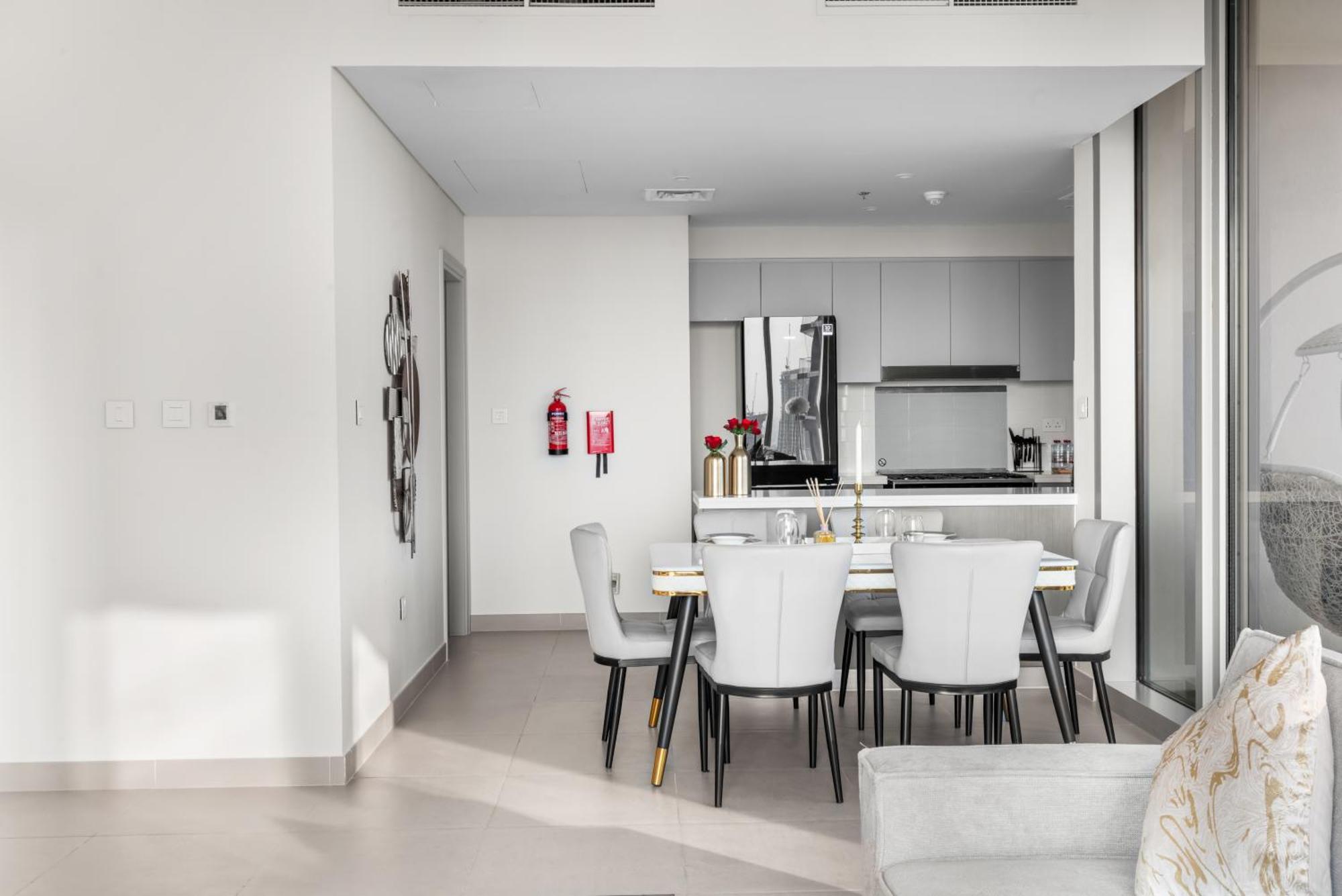 Luxury 4-bed Escape In Downtown That Sleeps 9 Apartment