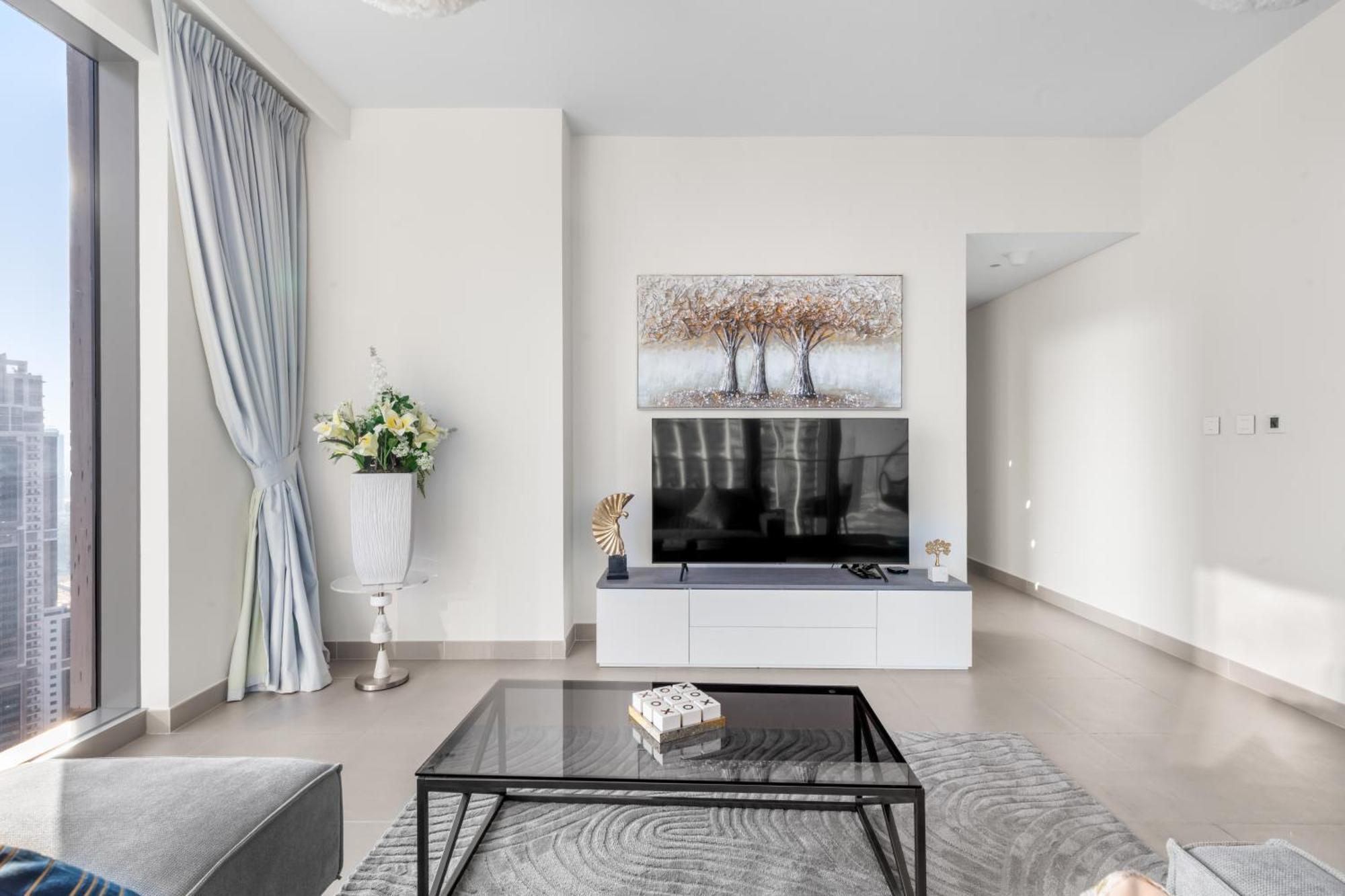 Apartment Luxury 4-bed Escape In Downtown That Sleeps 9 *
