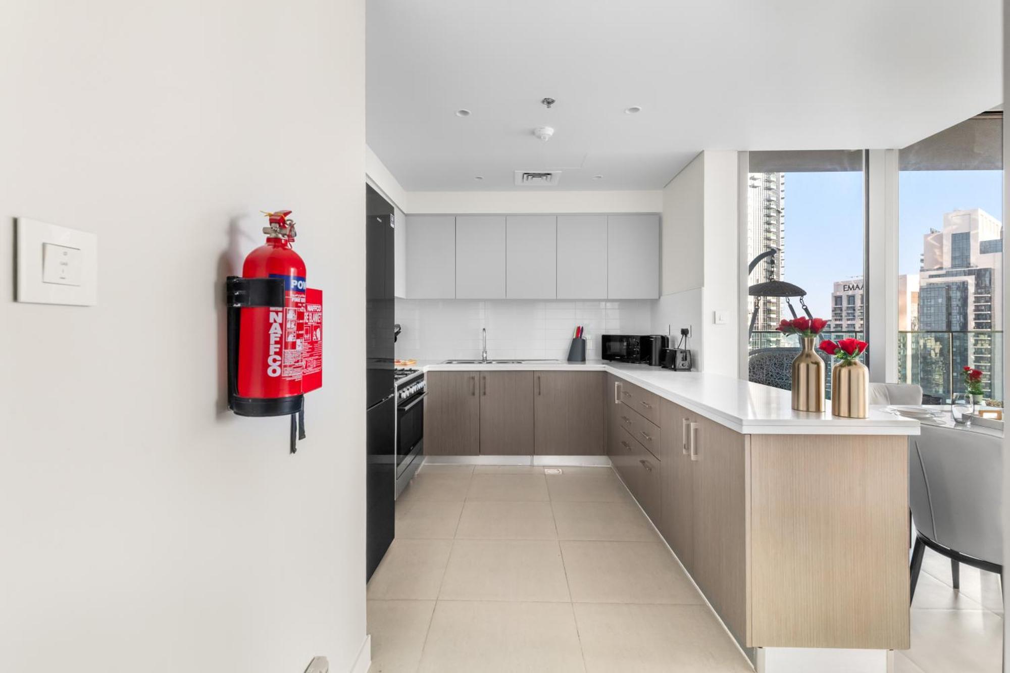 Luxury 4-bed Escape In Downtown That Sleeps 9 Apartment Dubai