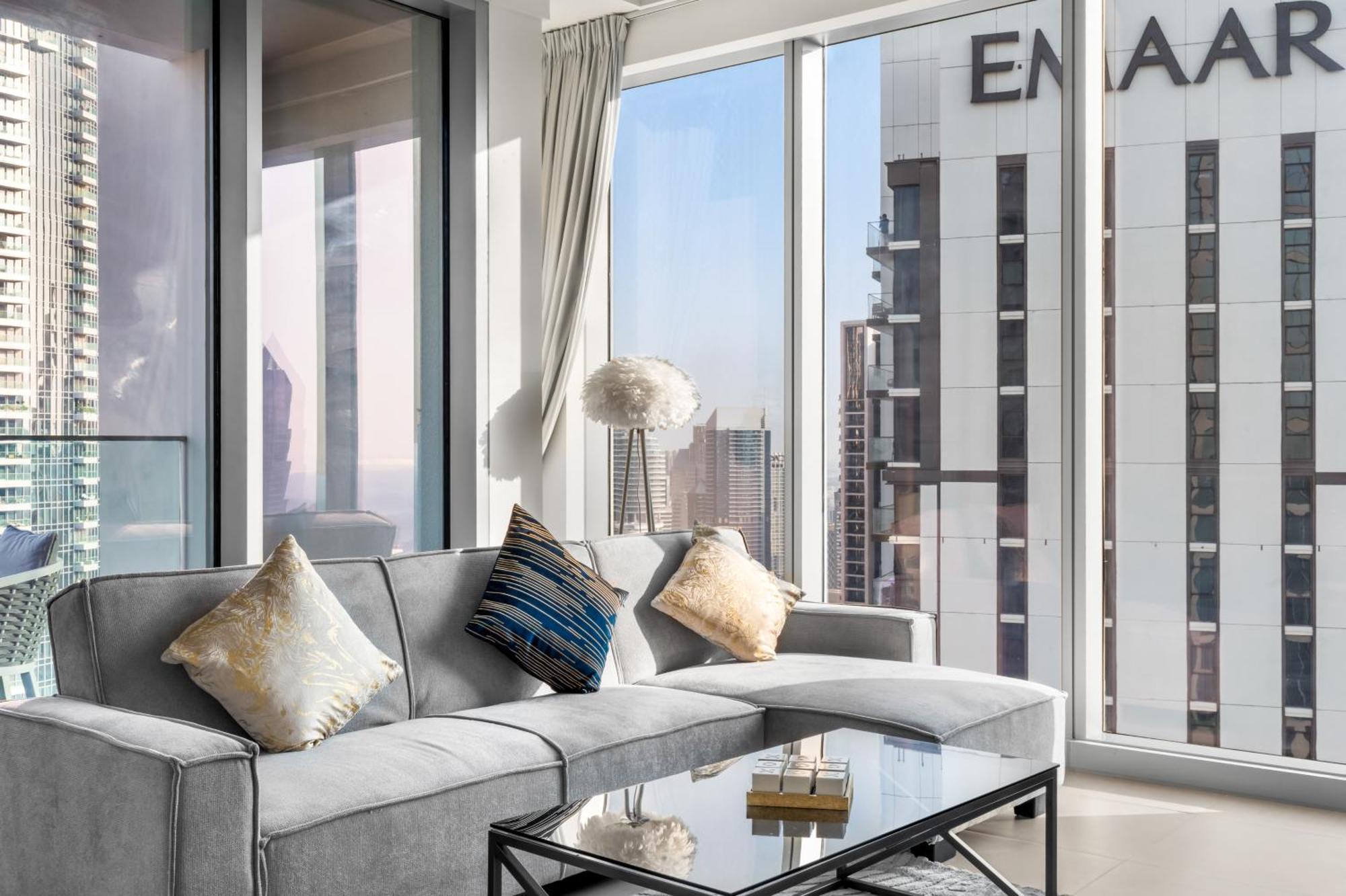 Luxury 4-bed Escape In Downtown That Sleeps 9 Dubai
