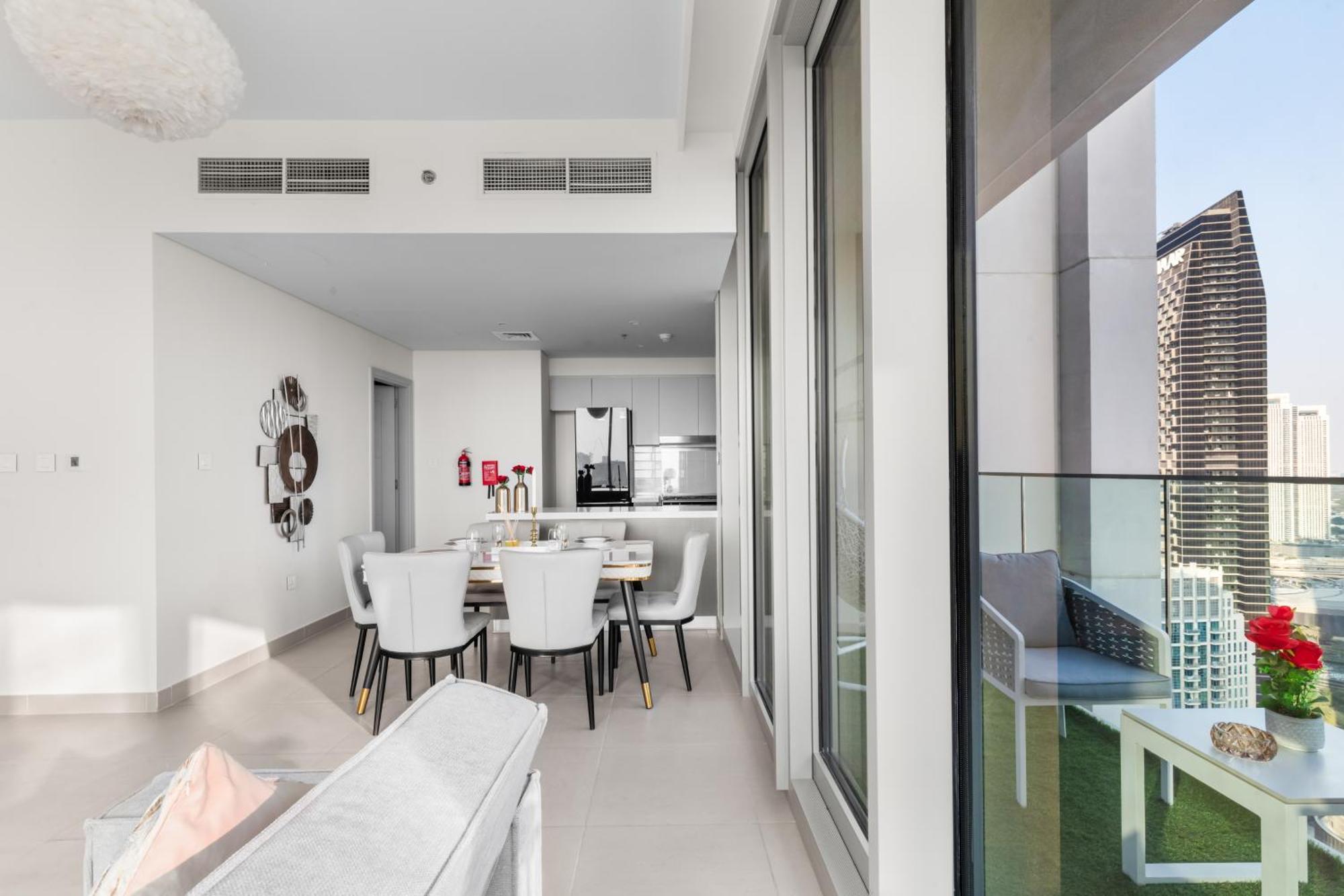 Luxury 4-bed Escape In Downtown That Sleeps 9 Apartment *