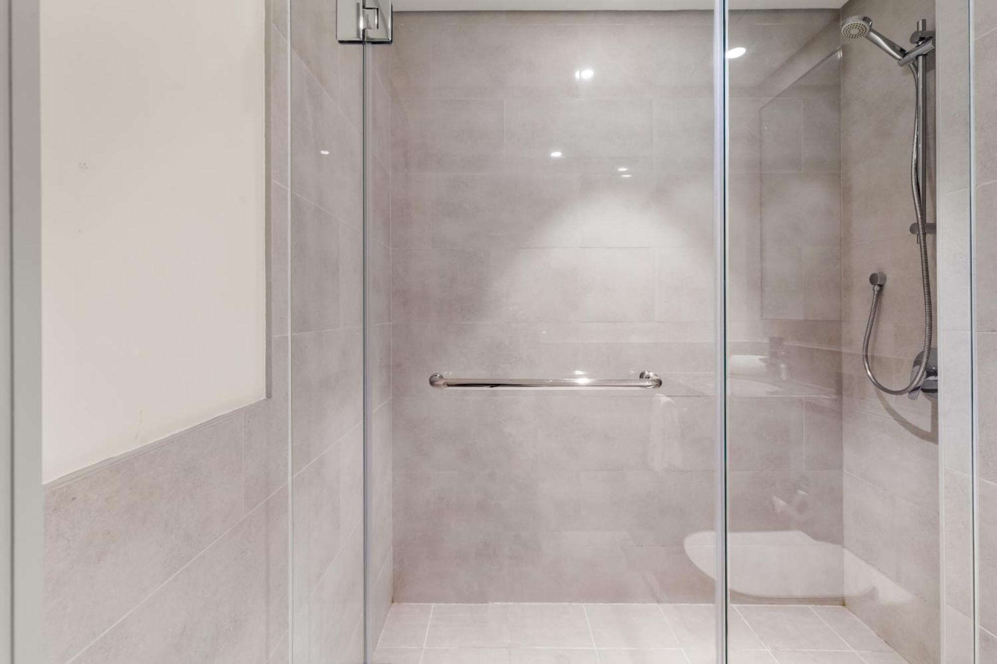 Luxury 4-bed Escape In Downtown That Sleeps 9 *