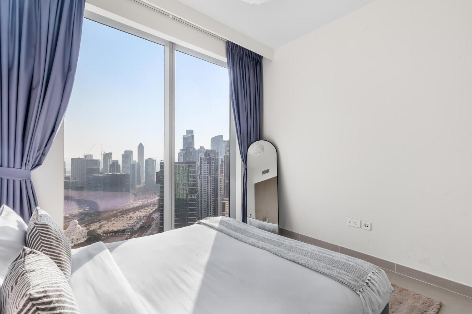 Apartment Luxury 4-bed Escape In Downtown That Sleeps 9